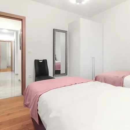 Panoramic Malis 아파트 Ražanj