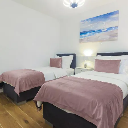 Panoramic Malis 아파트 *